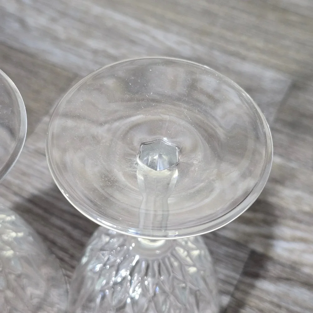 Set of 2 Clear Crystal Cut Wine Glasses‎ Stemware Vintage Elegant Design